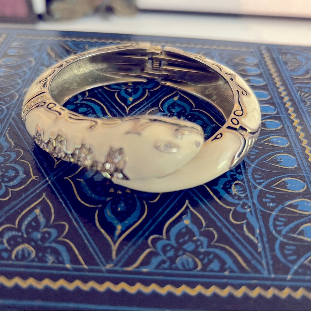 Enamel snake bracelet